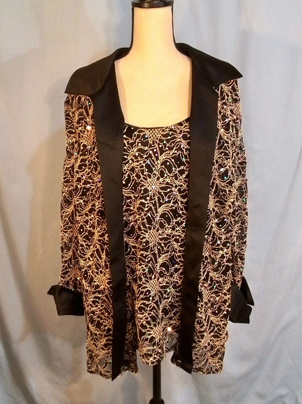 R&M Richards Gold and black top